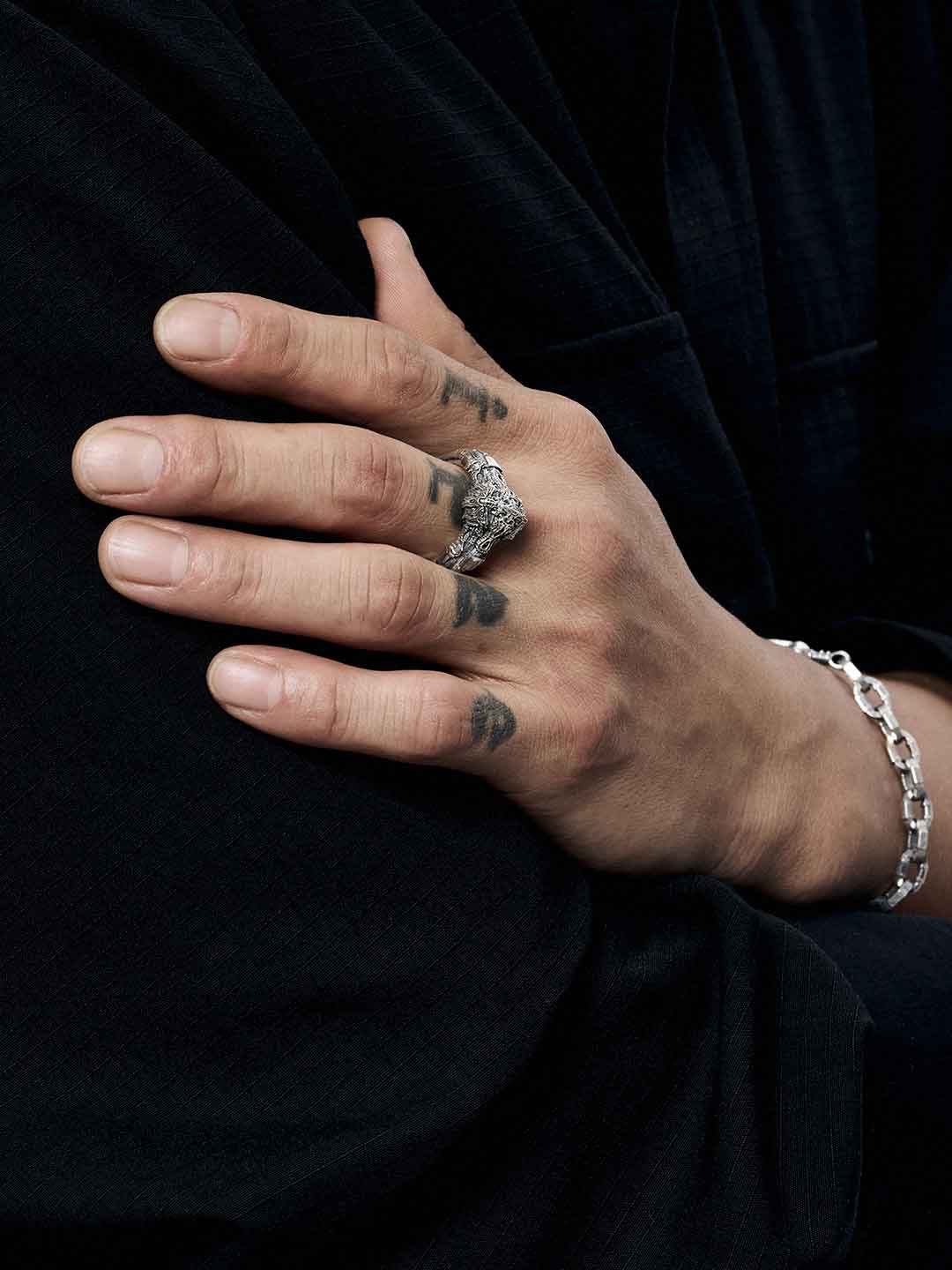 Giger Bold Ring